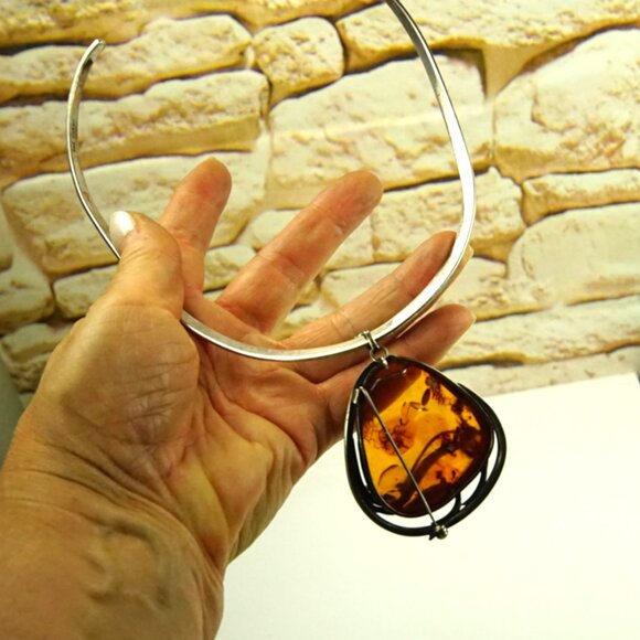 Giant Amber and 925 Sterling Silver Pendant Brooch Combo With Wide Omega Wire - Picture 8 of 13